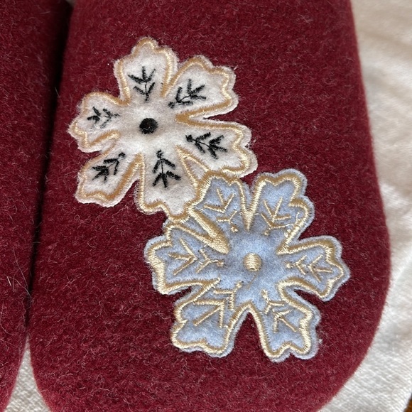 Lands' End Women's Felt Scuff Slippers Embroidered Soft Sherpa Lined sz 7 - Picture 11 of 12
